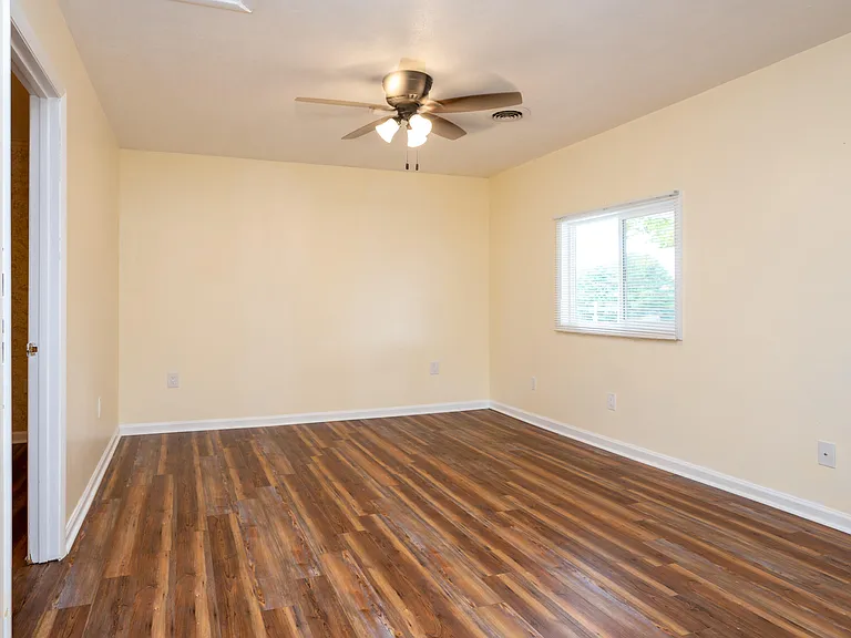 115 Cassidy Dr — Photo 8