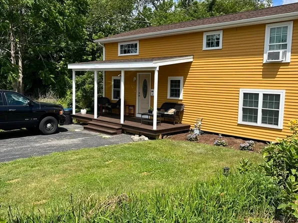 41 Jean St, Acushnet, MA 02743