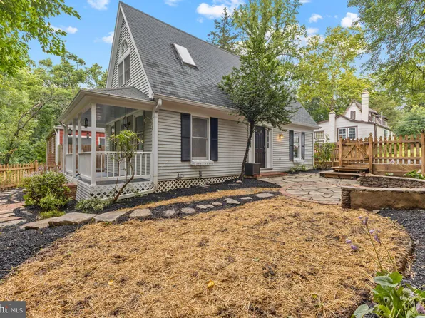 413 Grove Ave, Washington Grove, MD 20880