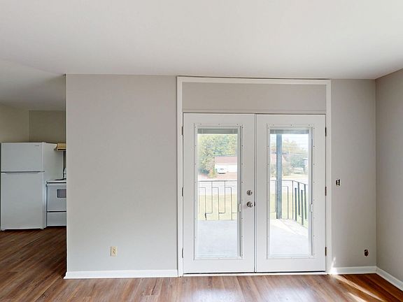 5th image of 115 Joyce Ave #20