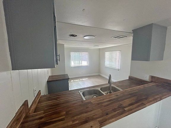 4th image of 3607 Ohio Ln #53