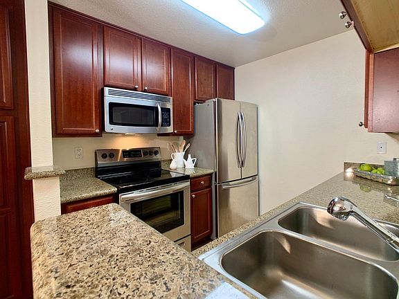 3rd image of 914 Catkin Ct