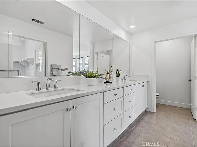 208 Yerba — Photo 22