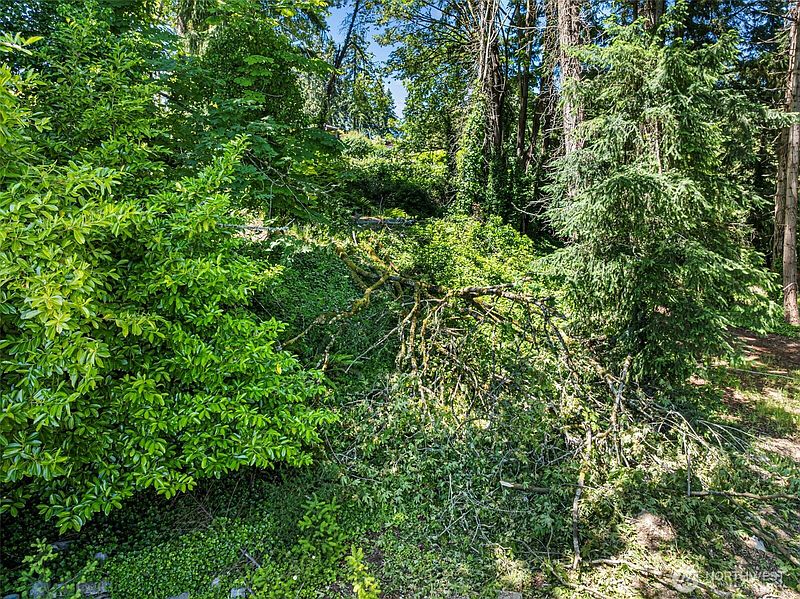 3rd image of 14447 Crescent Valley Road NE
