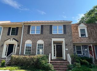 5723 Brewer House Cir, Rockville, MD 20852