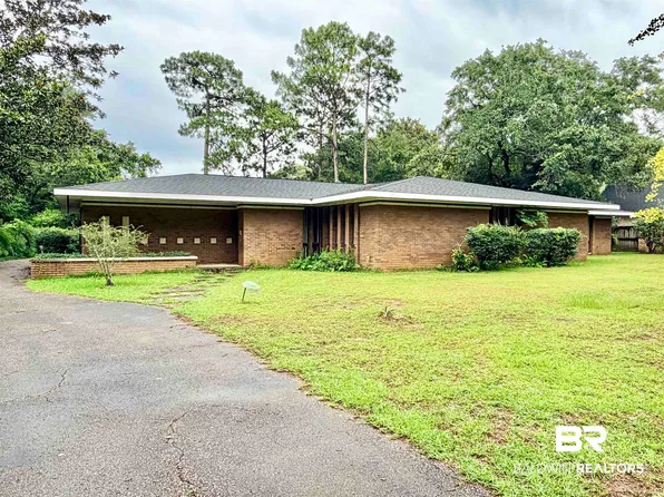 605 Cumberland Rd E, Mobile, AL 36608