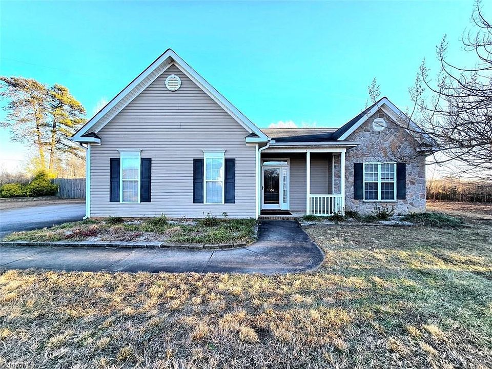 1st image of 108 Hartman Branch Ln