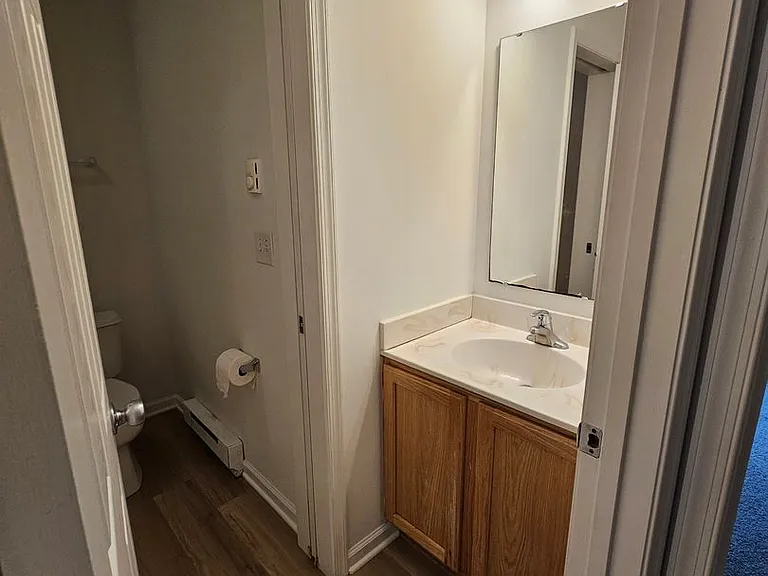 109 S Queen St — Photo 10