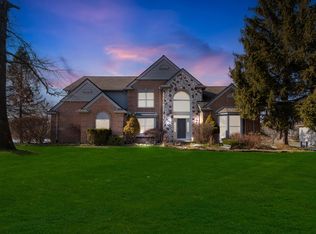 5958 Lohr Lake Dr, Ann Arbor, MI 48108