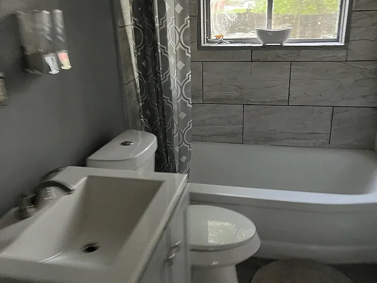 913 Lanier Ave — Photo 1