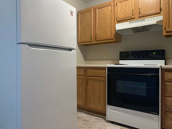 2nd image of 301 W Watts St #8