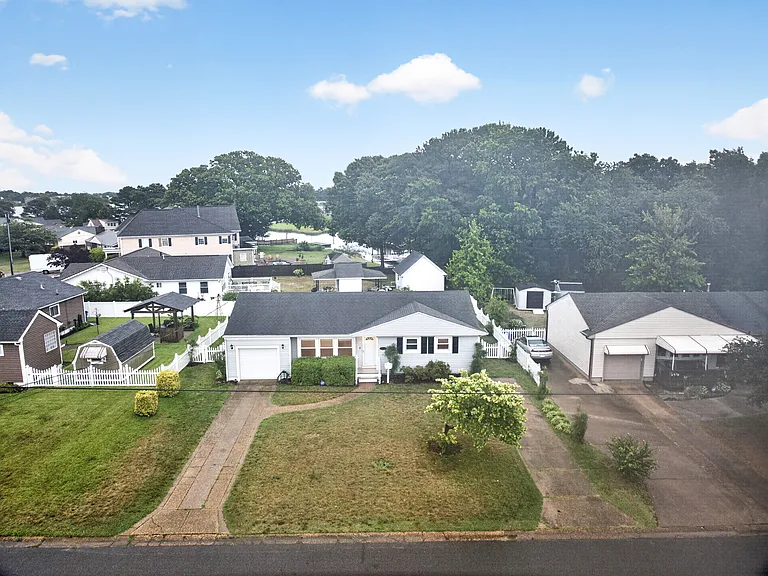 8516 Halprin Dr — Photo 23