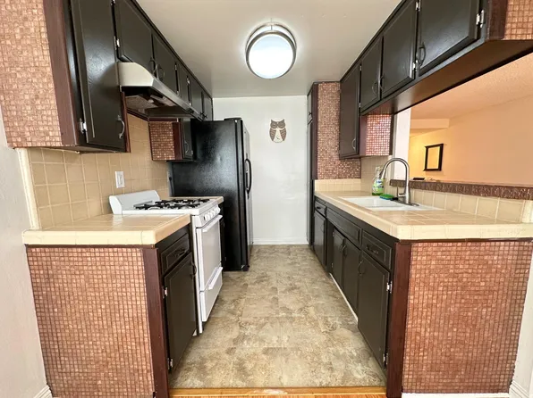 10404 Parr Ave, Sunland, CA 91040
