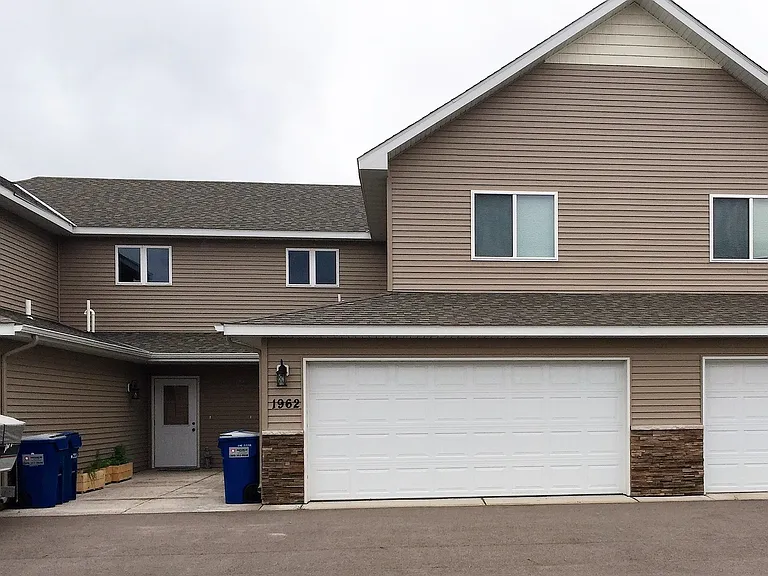 1962 Peach Dr NE — Photo 1