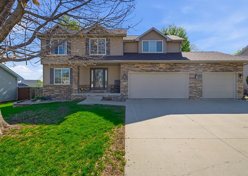 1st image of 1935 SE Prairie Creek Dr