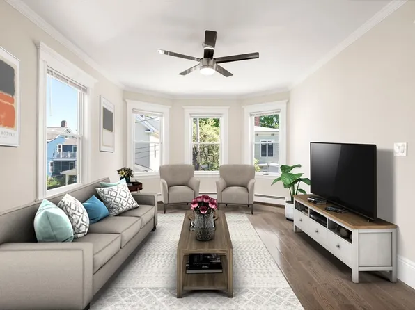 21 Searle Ave #2, Brookline, MA 02445