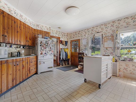 3rd image of 99 Lovett Rd