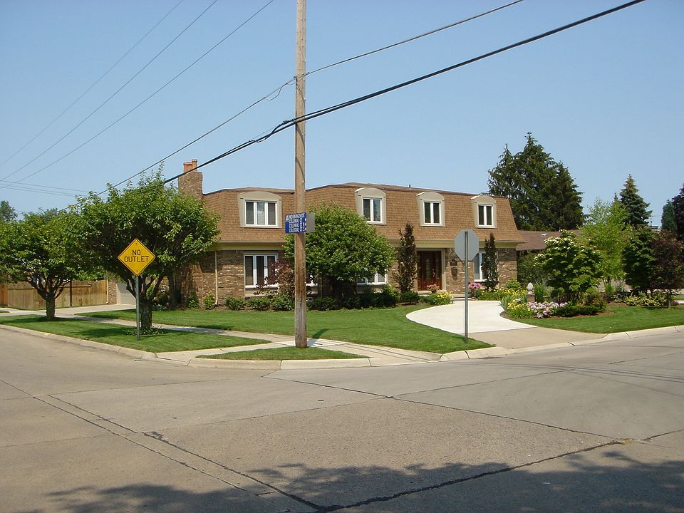 Corner lot