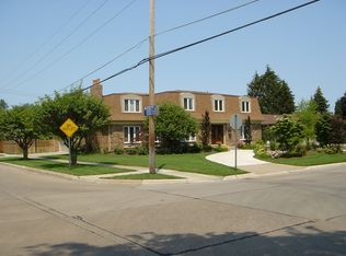 23337 Robert John St, Saint Clair Shores, MI 48080