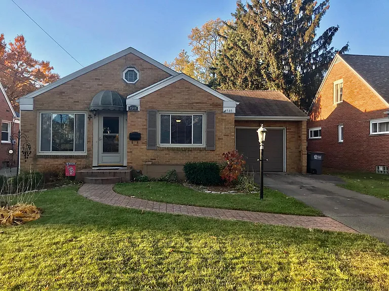 4540 N May Ave — Photo 1