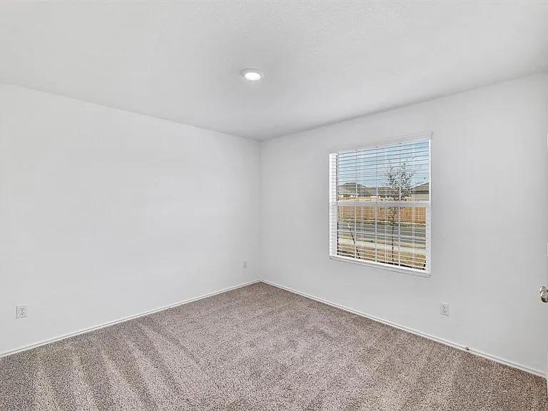 303 Chickasaw Ln — Photo 17