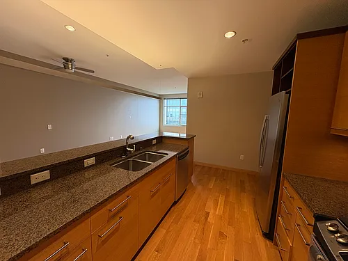 309 W Washington Ave Photo 1