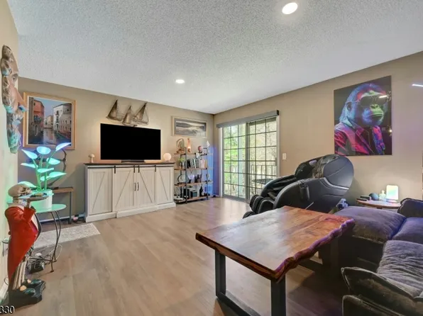 111 Raintree Ln #111, Mahwah Twp., NJ 07430