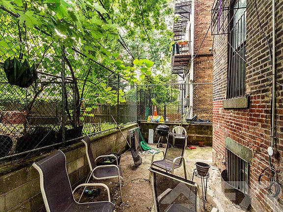 5th image of 346 Gates Ave APT 3A