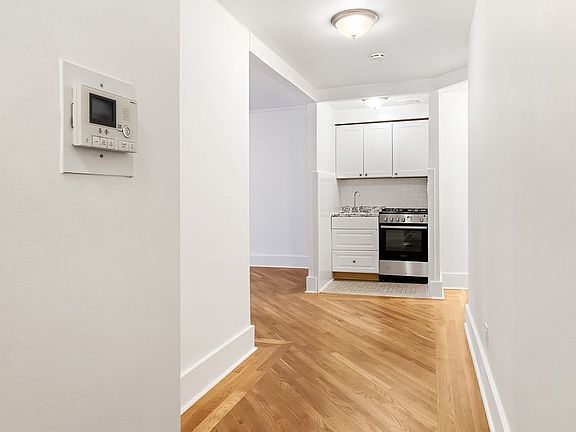 3rd image of 210 E 75th St #4B