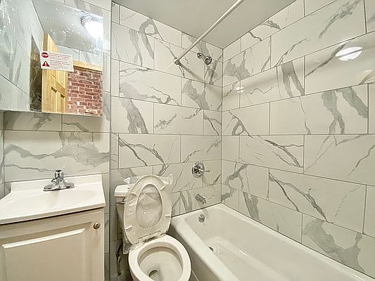 5th image of 146 E 98th St #21