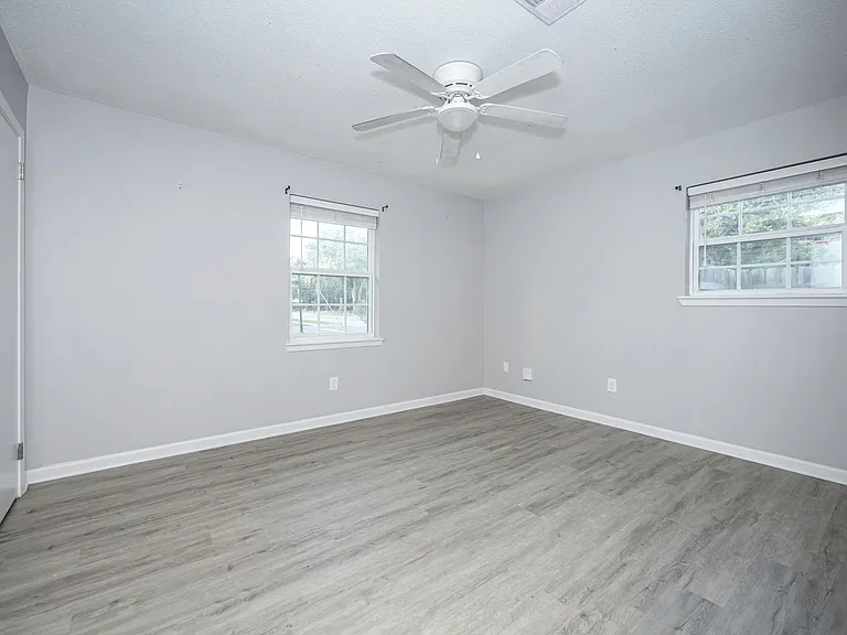 201 Audrey Cir — Photo 27