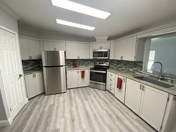3rd image of 262 Wecuwa Dr