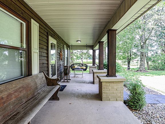 3rd image of 6755 Clinton Rd