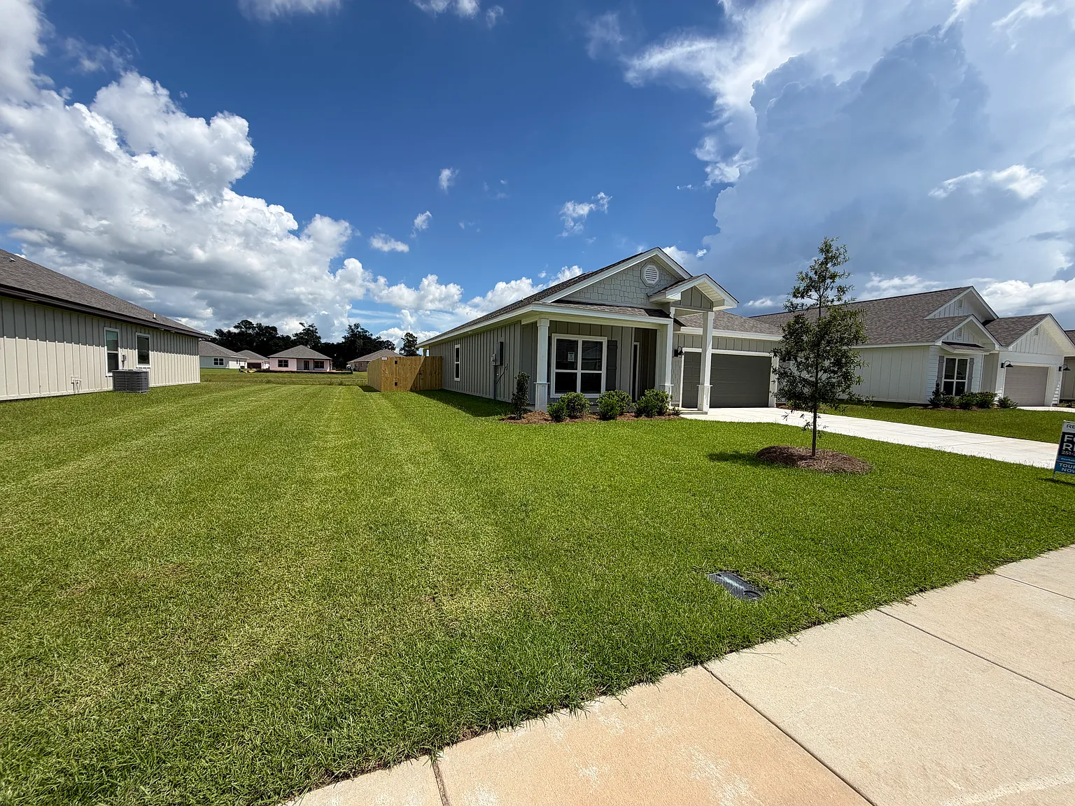 4 bed, 2031 sqft, $2,400 — Photo 2