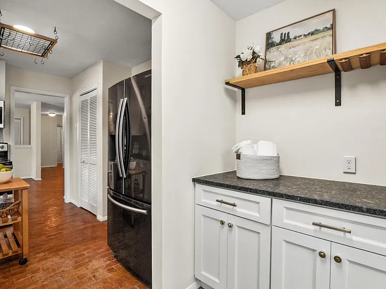 1106 Scott King Rd — Photo 14