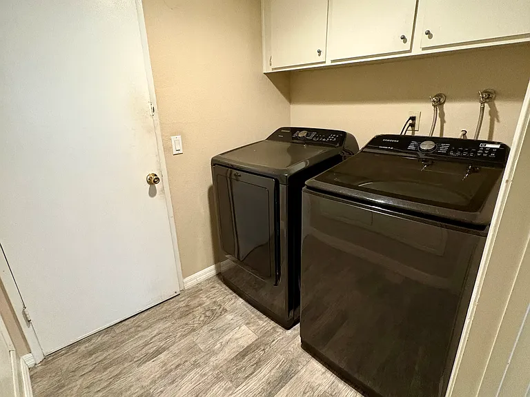 1745 N Pheasant St — Photo 13