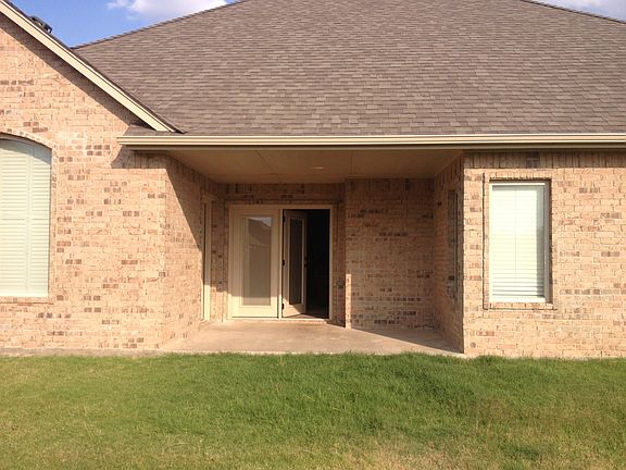 3rd image of 616 NW Brookehaven Ptwy