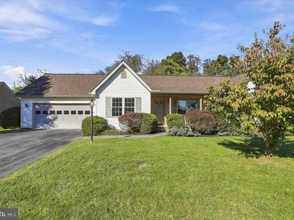 22 Colorado Ct, Falling Waters, WV 25419