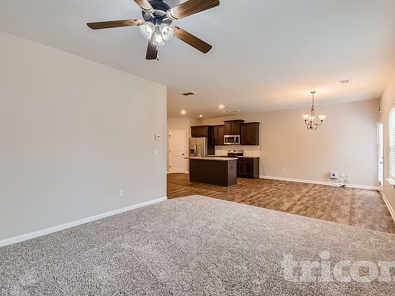 4th image of 281 Magnaview Dr