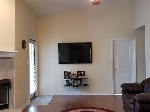 3rd image of 2747 McFarlane Ct