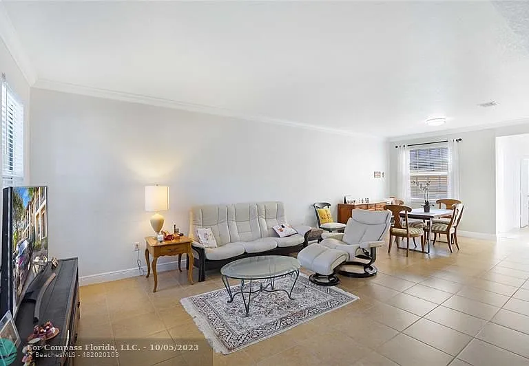 14720 SW 11th St — Photo 29