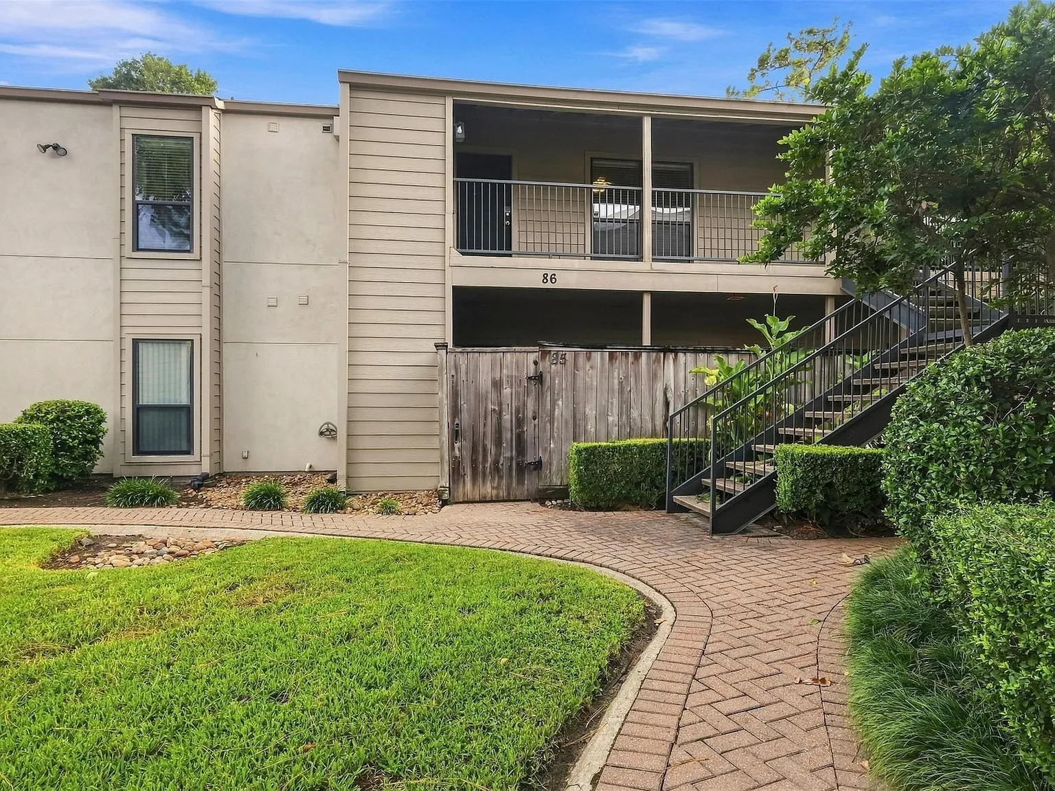 1 bed, 1.0 bath, 850 sqft, $1,100 — Photo 3