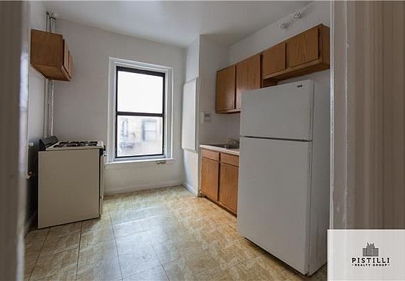 3rd image of 51 Tiemann Pl #58