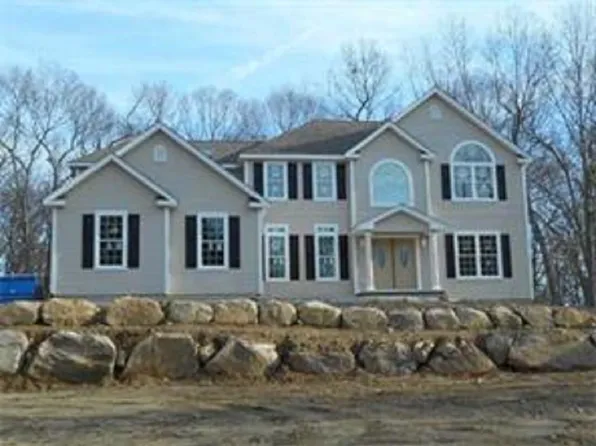 397 Sylvan Ct, Saunderstown, RI 02874