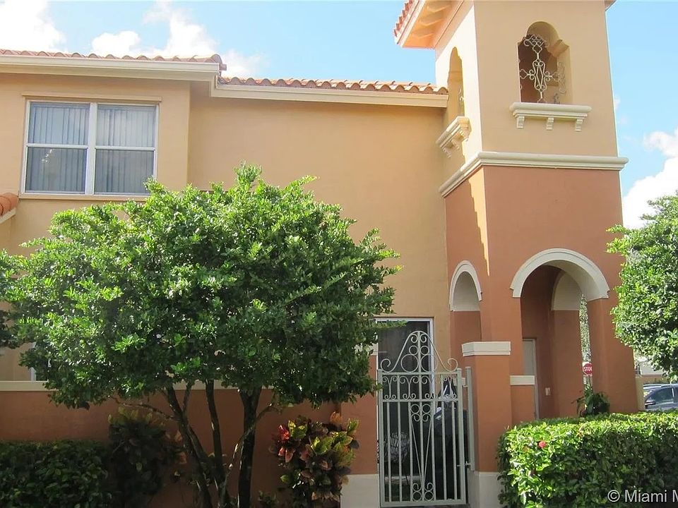 1st image of 5000 S Harbor Isles Dr #5000