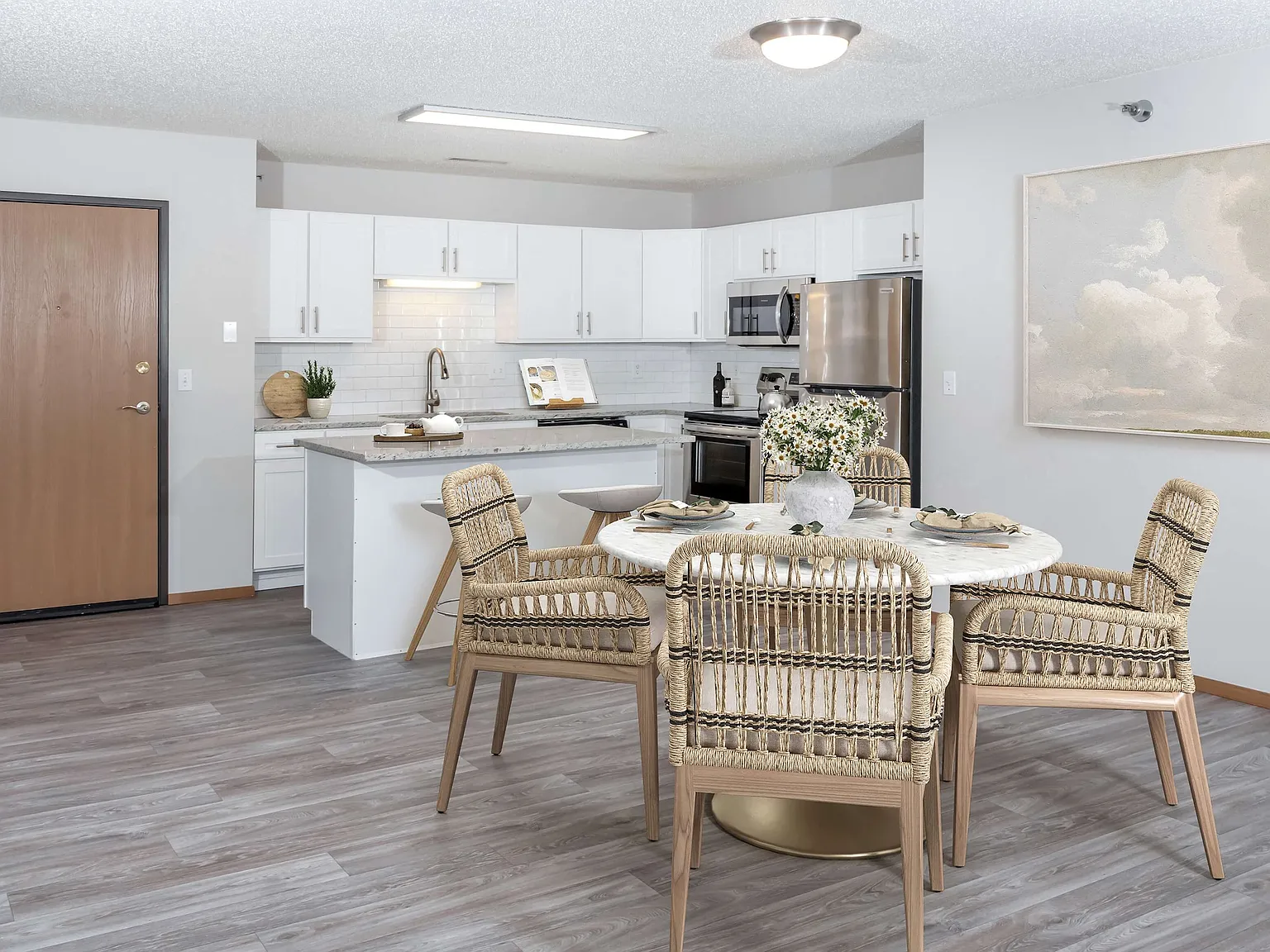 Sunset Trail Apartment Homes — Photo 1