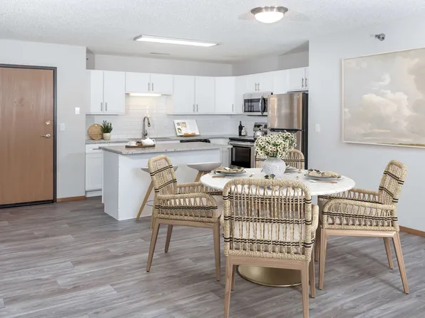 Sunset Trail Apartment Homes