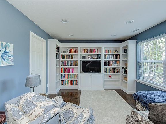 3rd image of 13346 Golden Gate Dr W