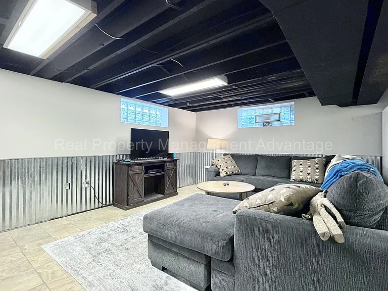 2705 Inman St — Photo 34