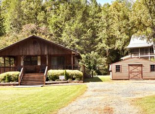 357 Mountain Meadows Dr, Hayesville, NC 28904